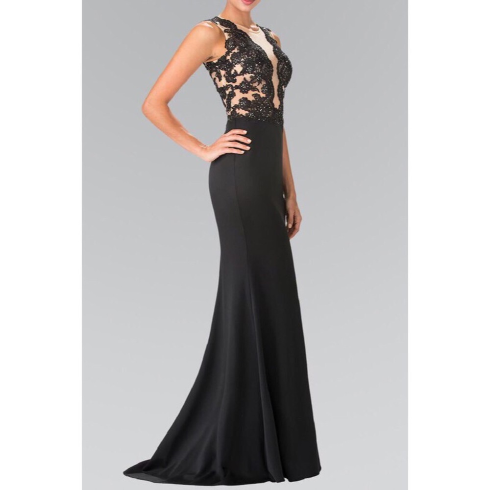 Gown🔈‼️On sale 🔈‼️